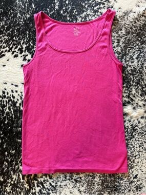 GAP Women’s Bright Fuchsia Scoop Tank